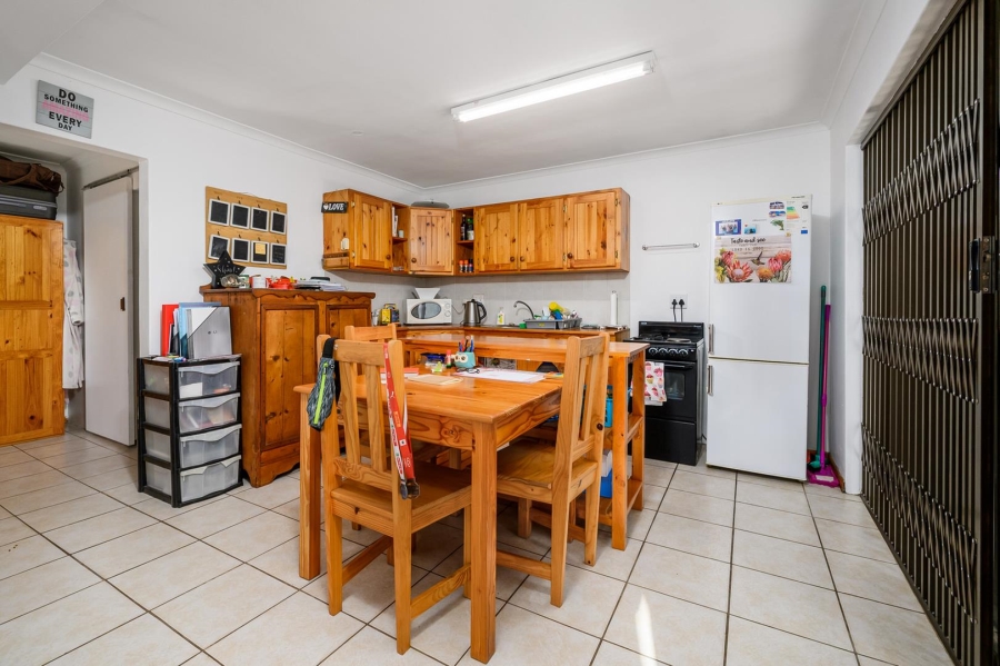 8 Bedroom Property for Sale in Summerstrand Eastern Cape